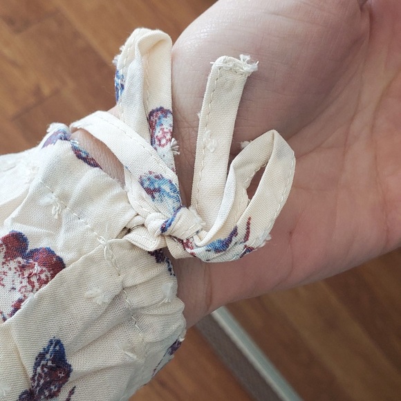 LAST 1🌟Cream butterfly dress 🦋 - Picture 4 of 7